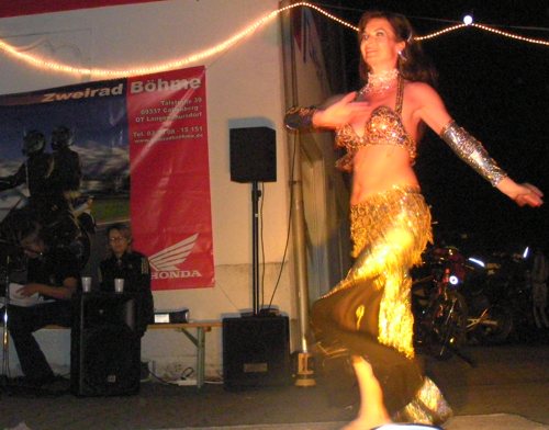 Orientalischer Tanz, Bauchtanz zum Sommernachtsshopping bei der Firma Zweirad Böhme